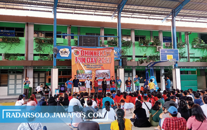RAMAI: Pelaksanaan Bhinneka Fun Day di SMP Panghudi Luhur Bintang Laut Solo, Minggu (8/1/2023). (MANNISA ELFIRA/RADAR SOLO)