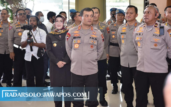 PEMANTAUAN: Kapolda Jawa Tengah (Jateng) Irjen Pol. Ahmad Luthfi meresmikan Mako Polres Sukoharjo, Kamis (19/1/2023). (IWAN KAWUL/RADAR SOLO)