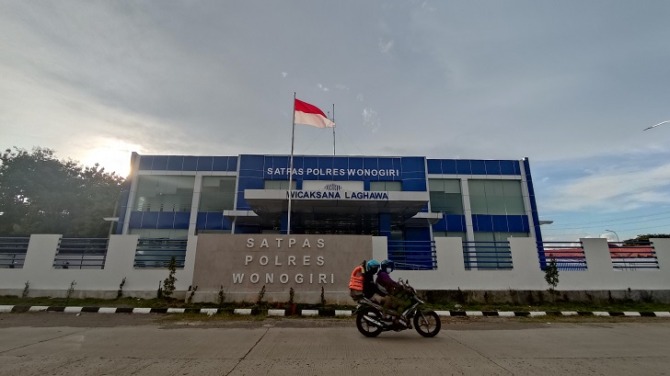 Gedung Satpas SIM Polres Wonogiri di Desa Singodutan, Kecamatan Selogiri, Kabupaten Wonogiri. (IWAN ADI LUHUNG/RADAR SOLO)