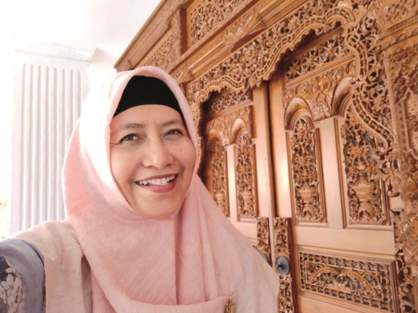 Muamaroh, selaku  Dosen Bahasa Inggris, Direktur Pesma UMS, dan MPK PP Aisyiah