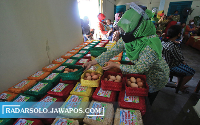UPAYA: Pemenuhan makanan begizi penting untuk mencegah stunting sejak dini. (ARIEF BUDIMAN/RADAR SOLO)