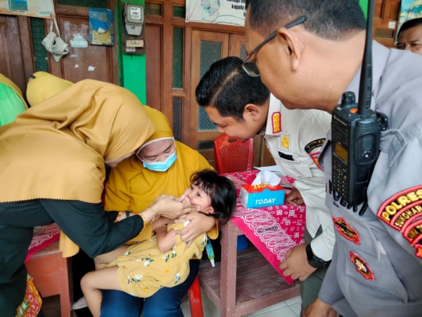 PANTAUAN: Pemerintah Kecamatan Sukoharjo Kota dan forkompincam melakukan Grebeg Stunting, belum lama ini. (IWAN KAWUL/RADAR SOLO)