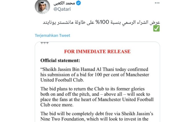 Emir Qatar, Sheikh Jassim Bin Hamad Al Thani resmi mengajukan penawaran untuk membeli Manchester United. (Twitter @Qatari)