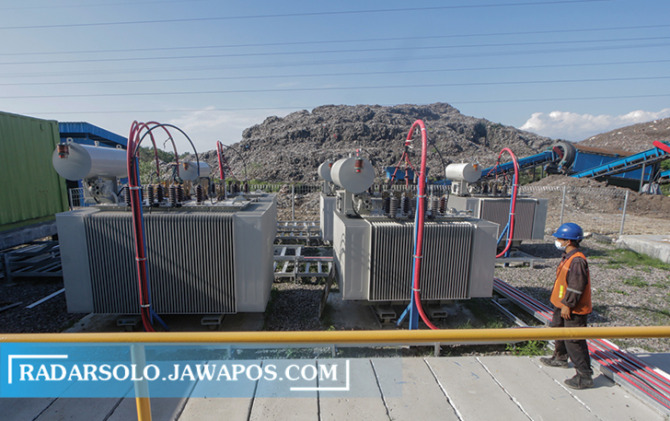 BERSTANDAR: Mesin-mesin pengolah sampah yang ada di PLTSa Putri Cempo. (M. IHSAN/RADAR SOLO)