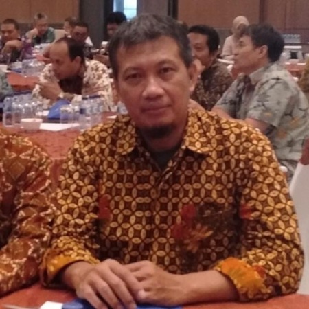 mron Rosyadi, selaku Lektor Kepala FEB Universitas Muhammadiyah Surakarta