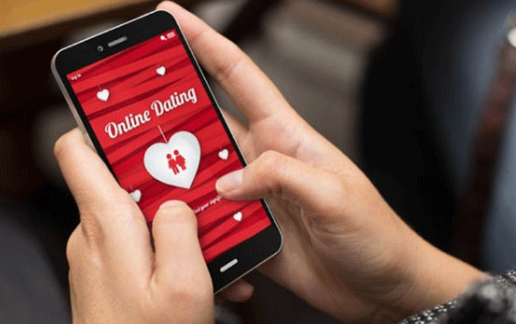 Ilustrasi kencan online alias online dating via aplikasi dunia maya. (JPG/Daily Mail)