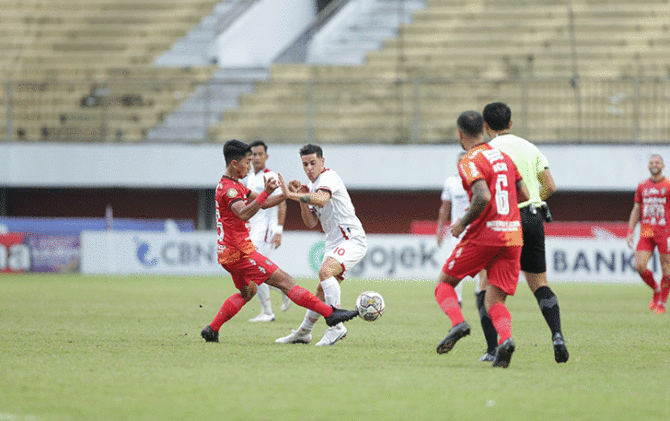 Pertandingan Persis Solo vs Bali United pada pekan ke-27 Liga 1 Indonesia di Stadion Maguwoharjo, Sleman, Senin (27/2). (PERSIS SOLO OFFICIAL)