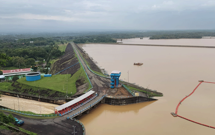 Kondisi Waduk Gajah Mungkur Wonogiri, Senin (27/2) sore. (IWAN ADI L/RADAR SOLO)