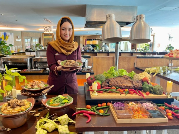 MENGGUGAH SELERA: Beberapa menu yang akan dihidangkan pada paket berbuka puasa “The Jewel of Ramadhan”. (ISTIMEWA)