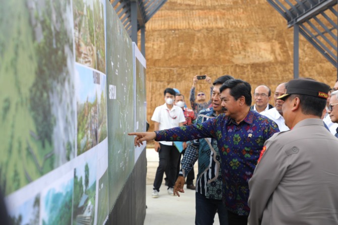 Menteri Agraria dan Tata Ruang/Kepala Badan Pertanahan Nasional (ATR/BPN) Hadi Tjahjanto hadir dalam pertemuan yang membahas terkait objek pemulihan aset hak guna usaha (HGU) PT Perkebunan Nusantara (PTPN) VIII di Kebun Gedeh Mas, Kecamatan Megamendung, K