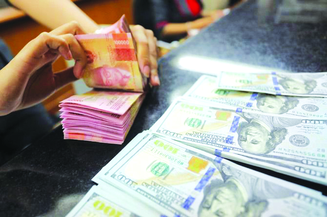 HARUS TELITI: Iming-iming investasi bodong mencuat beberapa waktu terakhir. Untuk perlu edukasi dan pendampingan dari pihak berkompeten sebelum membelanjakan uang. (.JDOK. AWA POS)