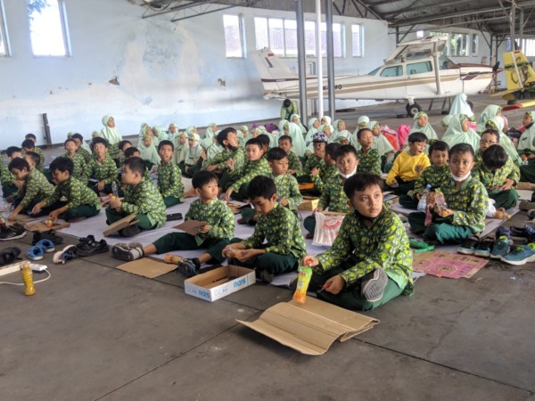 OUTING CLASS: Salah satu sekolah swasta menggelar kegiatan di luar kelas. (SEPTIAN REVINDA/RADAR SOLO)