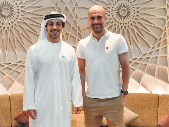 Sheikh Mansour bin Zayed Al Nahyan bersama pelatih Manchester City Pep Guardiola di Abu Dhabi lima tahun silam. (VICTORIA HAYDN/MANCHESTER CITY )