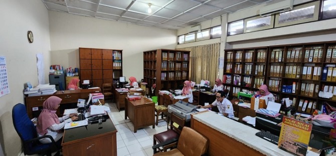 Suasana kantor Badan Kepegawaian Daerah Wonogiri, Rabu (26/4/2023). (IWAN ADI LUHUNG/RADAR SOLO)
