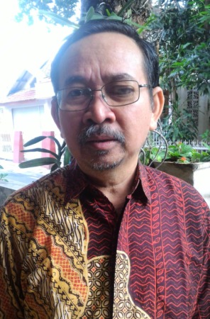 Drs. Agus Budi Wahyudi, M.Hum selaku Lektor Kepala Program Studi Pendidikan Bahasa dan Sastra Indonesia FKIP UMS