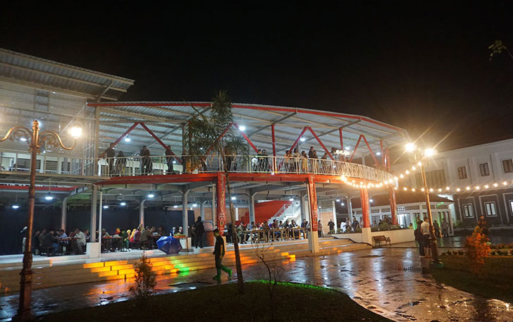 Taman Kuliner MPP di Jalan Mayor Kusmanto, Desa Semangkak, Kecamatan Klaten Tengah. (ANGGA PURENDA/RADAR SOLO)