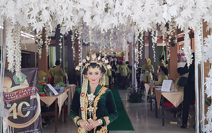 Pengantin dengan riasan Wahyu Merapi Pacul Goweng. (HARPI BOYOLALI FOR RASO)