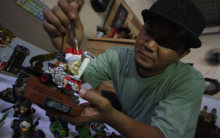 Pembuatan custom hot wheels dengan tokoh Gubernur Jawa Tengah Ganjar Pranowo. (ARIEF BUDIMAN/RADAR SOLO)