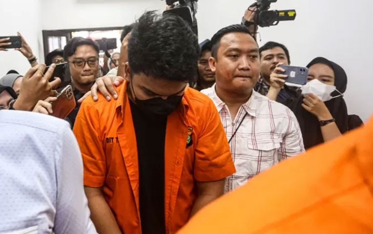 Tersangaka kasus penganiayaan David Ozora, Shane Lukas tiba di Pengadilan Negeri (PN) Jakarta Selatan, Selasa (4/4). (MIFTAHUL HAYAT/JAWA POS)