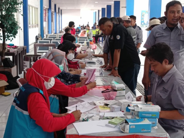 Foto ilustrasi pemeriksaan kesehatan bagi kru bus di Terminal Tipe A Giri Adipura Wonogiri Jumat (28/4/2023). (IWAN ADI LUHUNG/RADAR SOLO)
