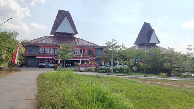 Foto ilustrasi kantor Disdikbud Wonogiri. (IWAN ADI LUHUNG/RADAR SOLO)