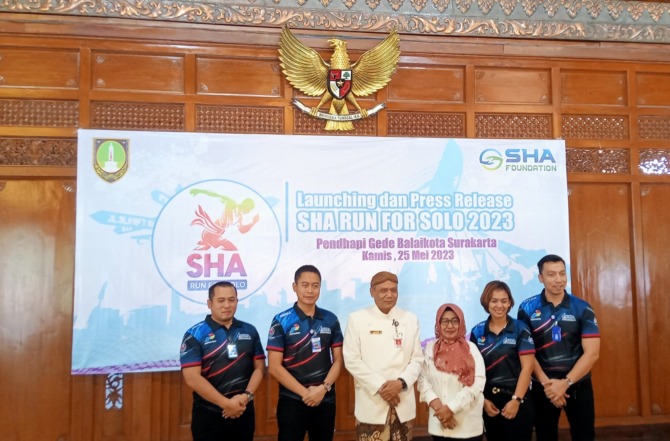 SIAP DIGULIRKAN: Kegiatan jumpa pers SHA Run For Solo di Pendapa Balai Kota Surakarta, Kamis (25/5/2023). (MANNISA ELFIRA/RADAR SOLO)