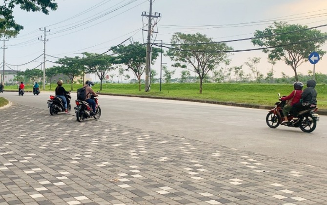 Bikers disarankan tetap menggunakan etika yang berlaku ketika menghadapi persimpangan.