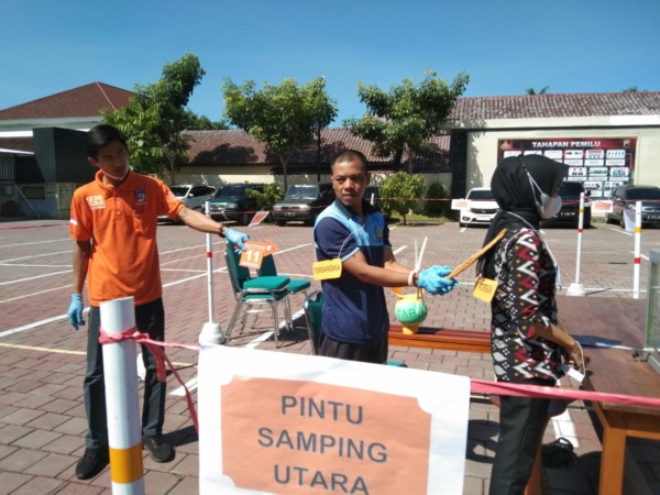 Rekonstruksi pembunuhan Jumiyem warga Dusun Sidosari, Desa Gubug, Kecamatan Cepogo, Kabupaten Boyolali di Mapolres Setempat, Rabu (17/5/2023). (RAGIL LISTIYO/RADAR SOLO)