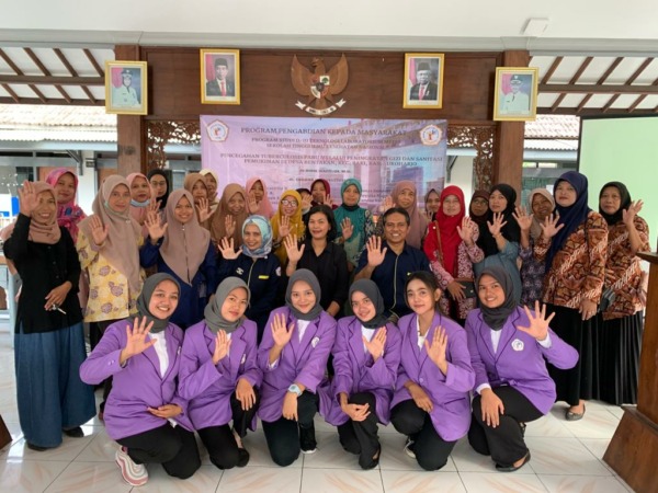 STIKES Nasional melalui Lembaga Penelitian dan Pengabdian Kepada Masyarakat melakukan penyuluhan bertema “Pencegahan Tuberculosis Paru Melalui Peningkatan Gizi dan Sanitasi Pemukiman” di Desa Bentakan, Kecamatan Baki, Kabupaten Sukoharjo, Sabtu (27/5/2023