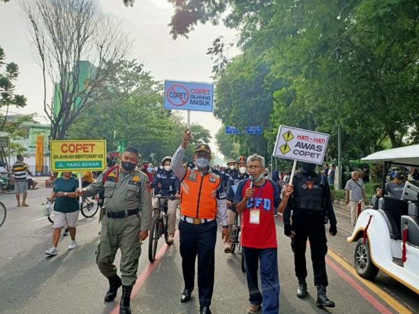 ILUSTRASI: Dishub, bersama Satpol PP Kota Surakarta dan sejumlah personel dari Polresta Surakarta saat menggelar operasi gabungan simpatik waspada copet, di Car Free Day (CFD) Jalan Slamet Riyadi, Solo, tahun lalu. (DISHUB KOTA SURAKARTA FOR RADAR SOLO)