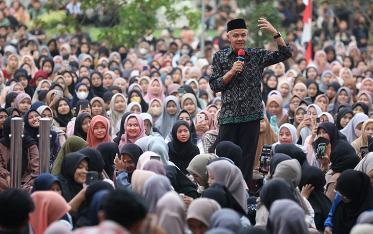 Gubernur Jateng Ganjar Pranowo saat memberikan kuliah umum di UIN KH Abdurrahman Wahid (Gus Dur) Pekalongan, Selasa (9/5).