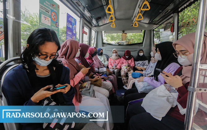 Batik Solo Trans menjadi salah satu moda transportasi yang diminati masyarakat Kota Solo.
