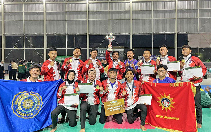 Kontingen tapak suci UMS usai mengikuti kejuaraan Pesta Olahraga Antar Perguruan Tinggi Se-Indonesia di Jakarta. (ISTIMEWA)