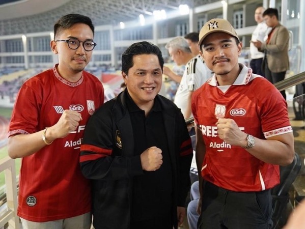 BERSINERGI: Dua owner Persis Solo Erick Thohir (tengah) dan Kaesang Pangarep (kanan) bersama Raja Mangkunegara X Kanjeng GPH Bhre Cakrahutomo. (INSTAGRAM ERICK THOHIR)