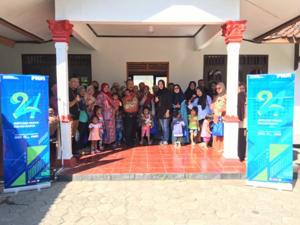 Penyaluran paket gizi PNM cabang Wonogiri di Kelurahan Giritirto, Kecamatan Wonogiri, Jumat (9/6/2023). (DOK.PNM WONOGIRI)