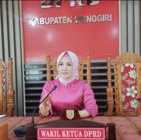 Wakil Ketua DPRD Wonogiri Siti Hardiyani. (IWAN ADI LUHUNG/RADAR SOLO)