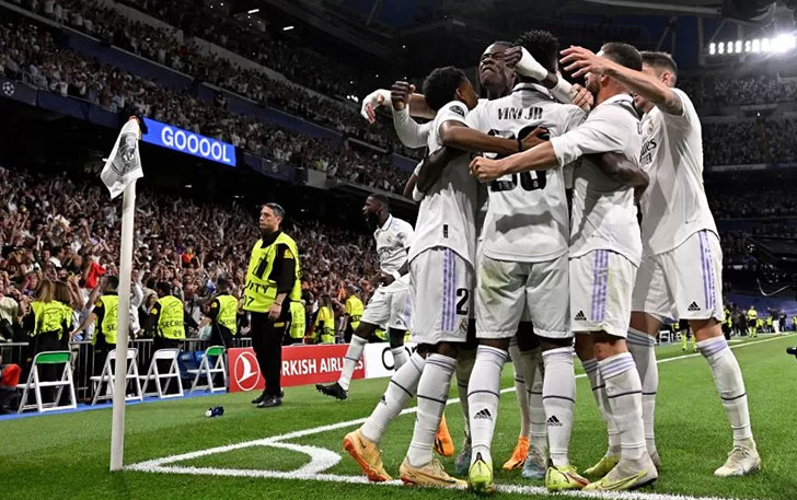 Para pemain Real Madrid baru memainkan laga La Liga musim depan di Estadio Santiago Bernabeu pada jornada keempat. (JPG/JAVIER SORIANO/AFP)