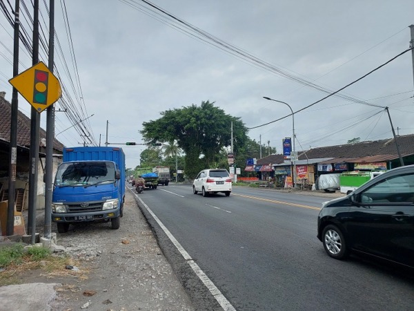 Arus lalu lintas di traffic light Penggung, Boyolali Kota. (RAGIL LISTIYO/RADAR SOLO)