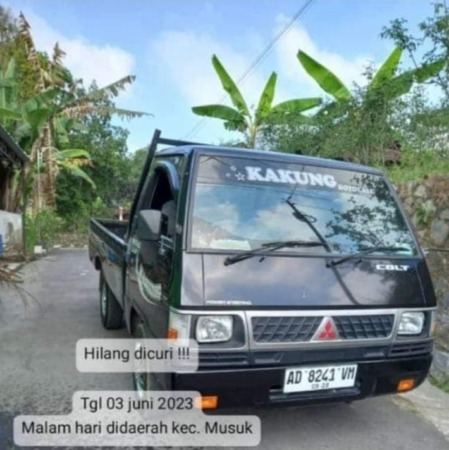 Mobil pikap yang hilang dicuri. Pada bagian kaca depan terdapat tulisan KAKUNG. (MEDSOS)