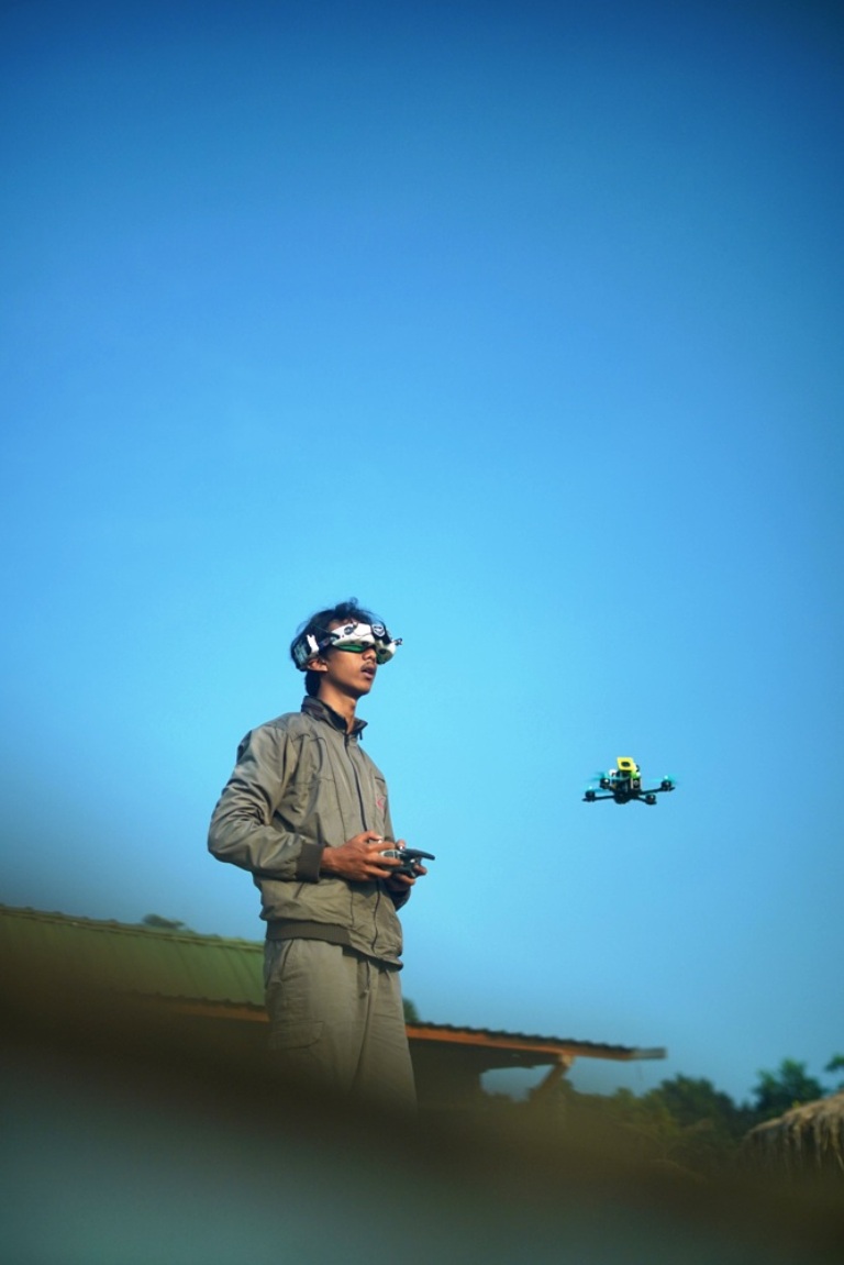 MAHIR: Ahmad Zadit Taqwa sering mengikuti event untuk menerbangkan drone. (IST)