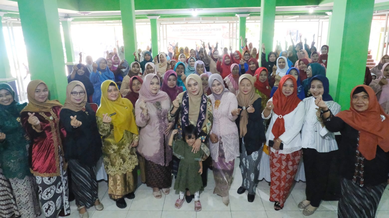 SEMANGAT: Ketua TP PKK Sidoarjo Sa