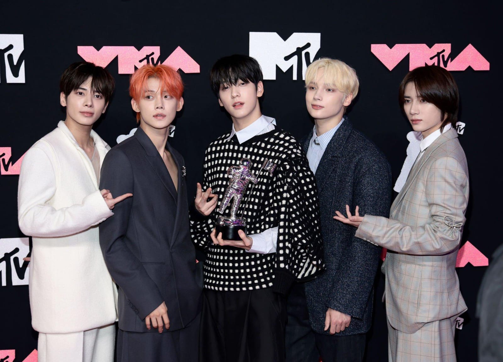 Video Txt Tampil Perdana di MTV VMA, TXT Bawa Pulang Piala