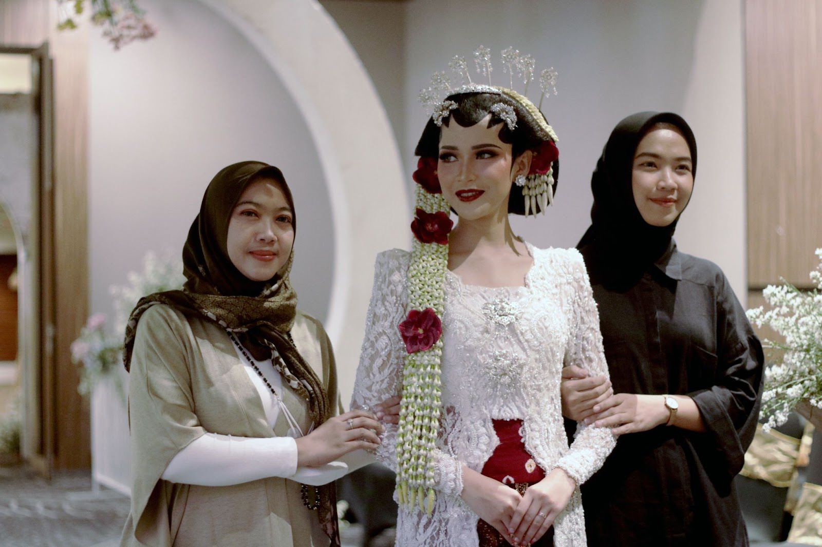CANTIK: Anantara Wedding Showcase di Hotel Aston Sidoarjo.