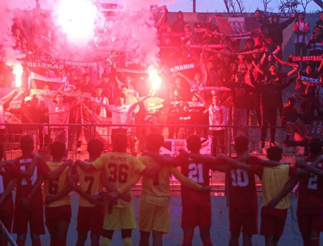 TRIBUN: Deltamania diharapkan bisa memenuhi stadion di laga kandang Deltras.  &nbsp;
