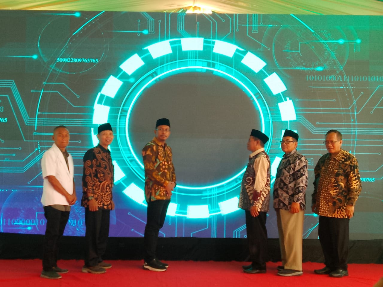 SIDAK : Bupati Sidoarjo Ahmad Muhdlor saat resmikan Rumah Sakit Umum Assakinah Medika Sukodono. (DIKY PUTRA SANSIRI/RADAR SIDOARJO)