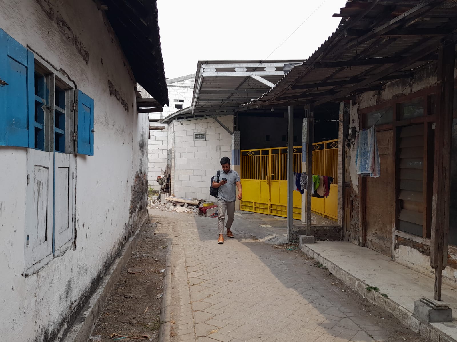 KOSONG: Tak ada aktivitas di rumah Masriah. (M SAIFUL ROHMAN/RADAR SIDOARJO)