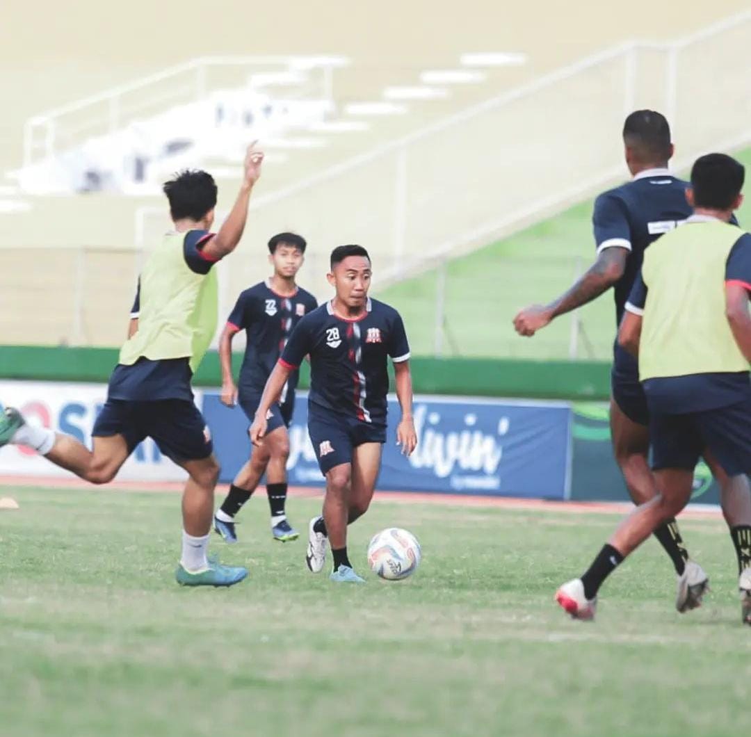 BANGKU CADANGAN: Rendi Irwan saat latihan. (IST)