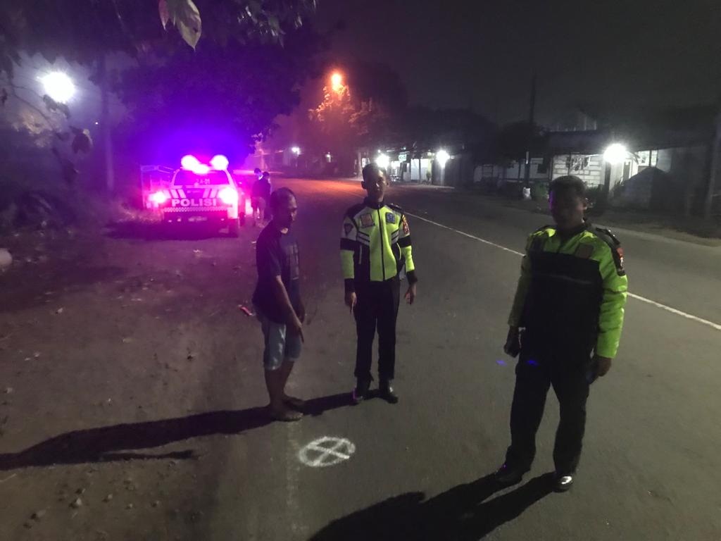 OLAH TKP: Lokasi kecelakaan di Balongbendo. (IST)