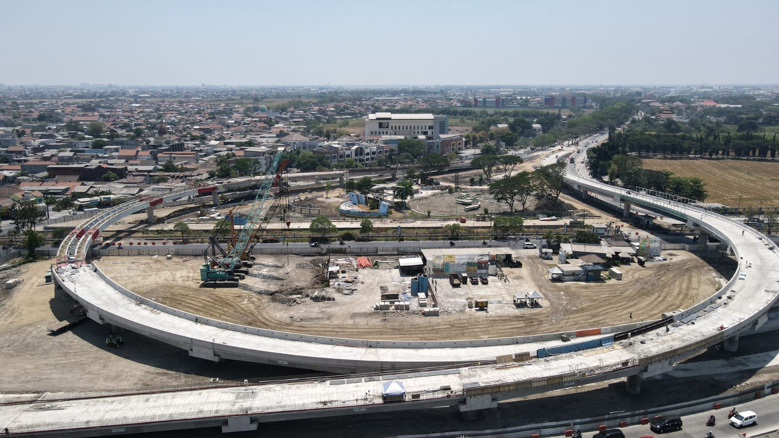 SIAP DIFUNGSIKAN: Kondisi pengerjaan Flyover Djuanda yang sudah mencapai 91 persen. (Ist)  &nbsp;