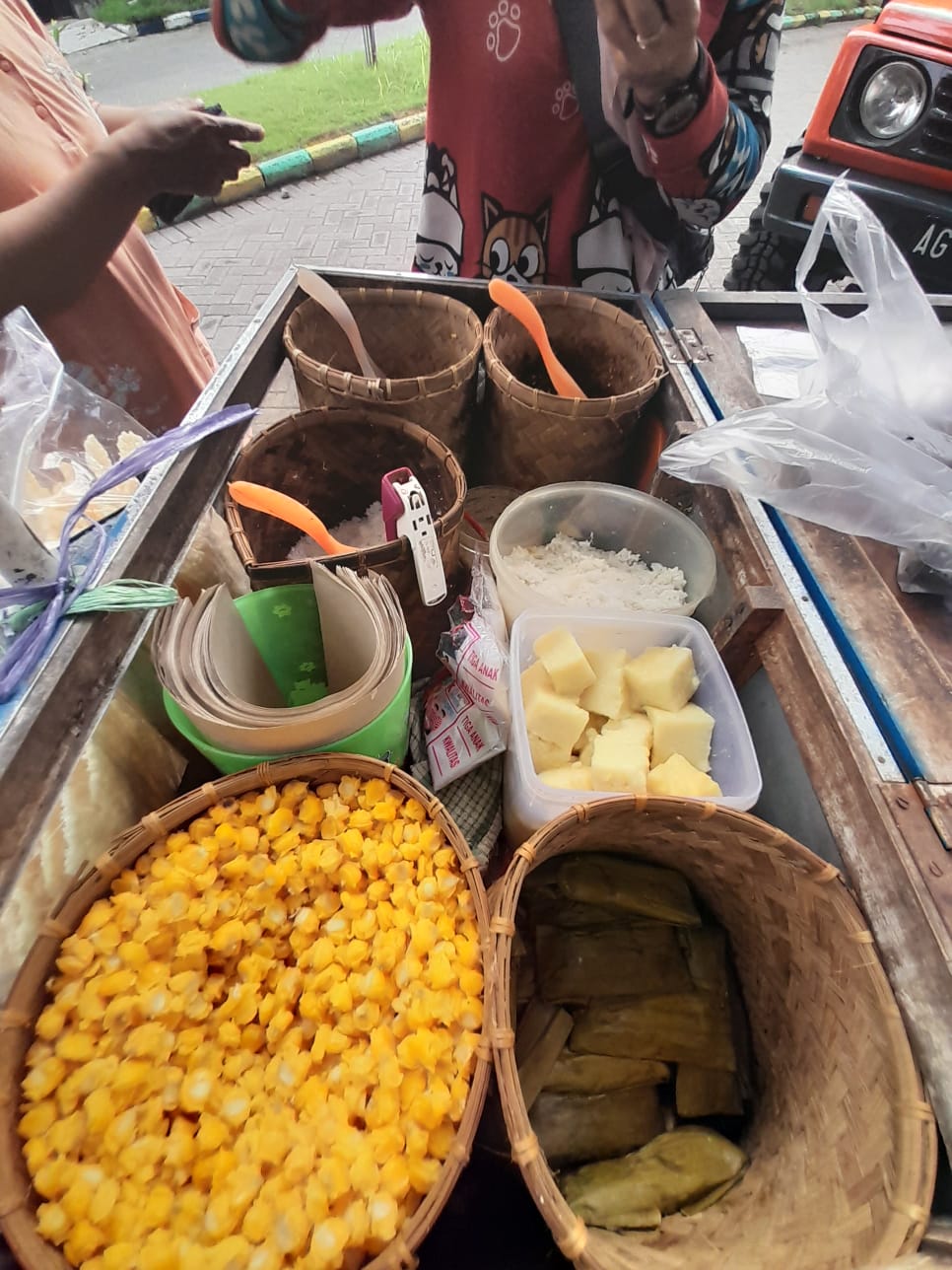 MAKNYUS: Bahan makanan khas Wonogiri.